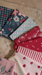 14 Piece Berry Market Fat Quarter Fabric Bundle