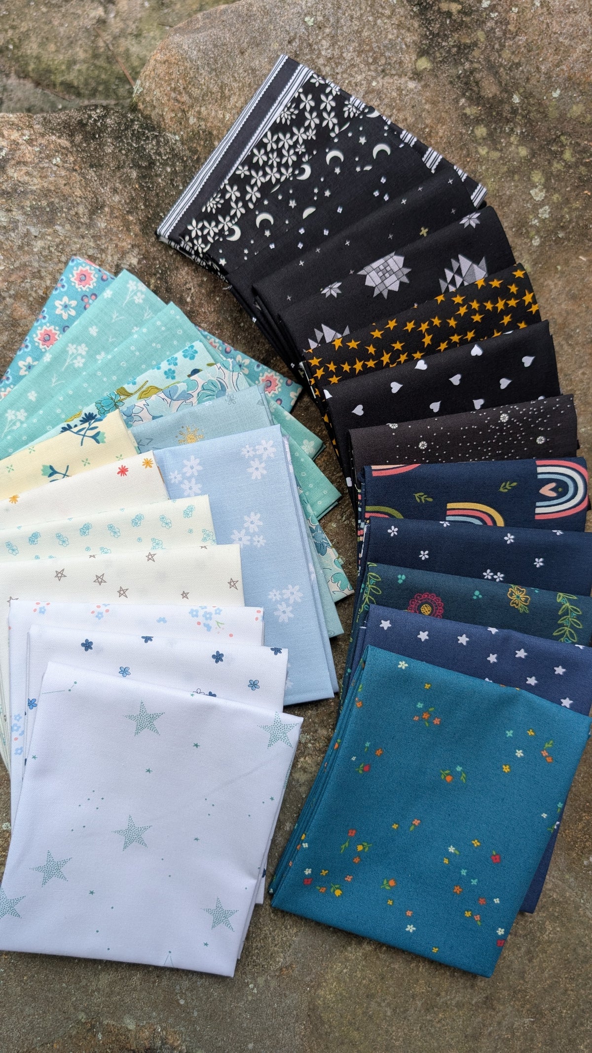 Quilt Kit for Ghost Party Quilt by Woolly Petals - "Little Ghost Who Was A Quilt"; 13 NON-Spooky FQs, 7 LV, 7 Blue FE, Binding + Paper Pattern