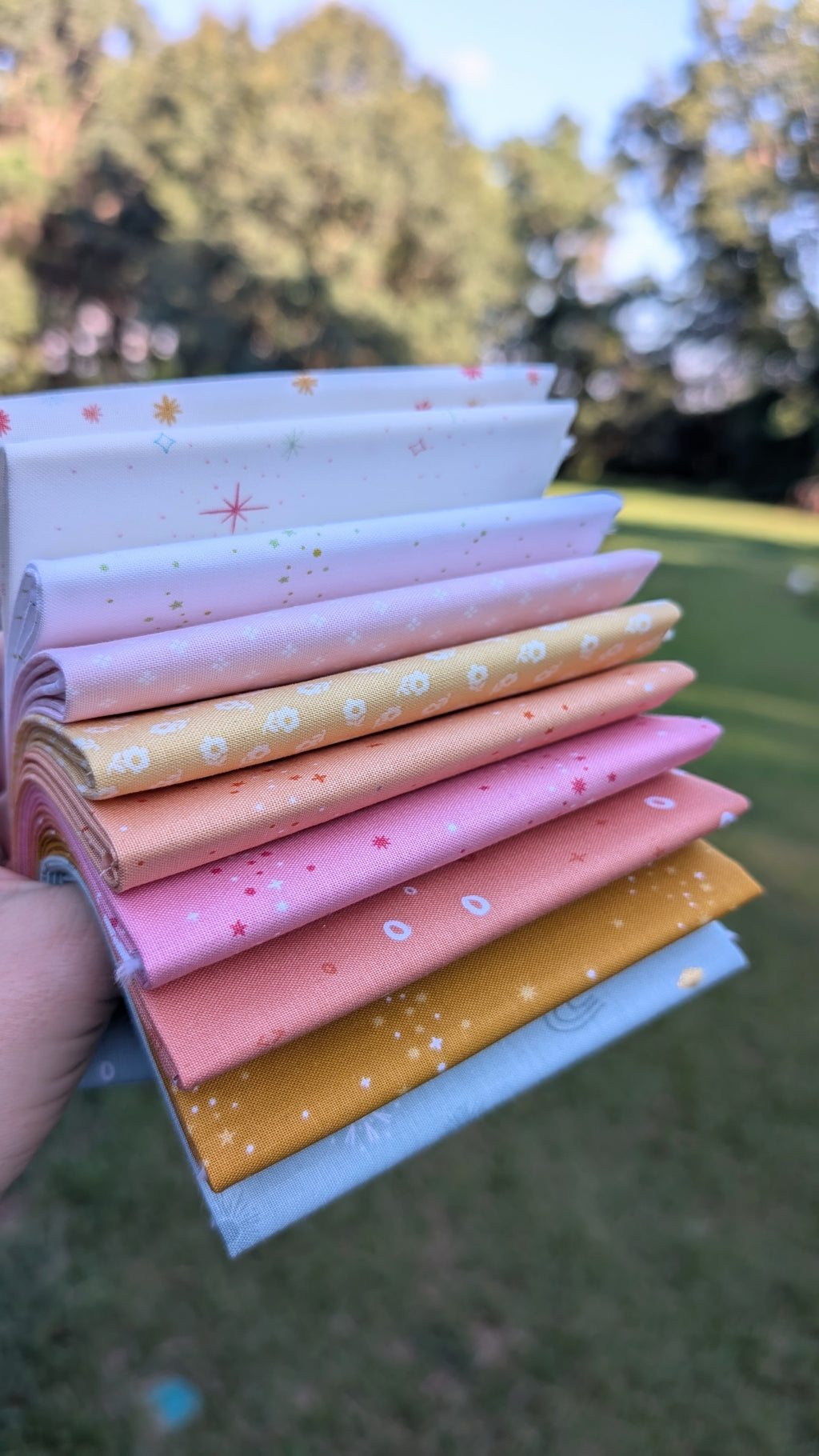 Soft Sunrise Fat Quarter Bundle; 10 Pieces
