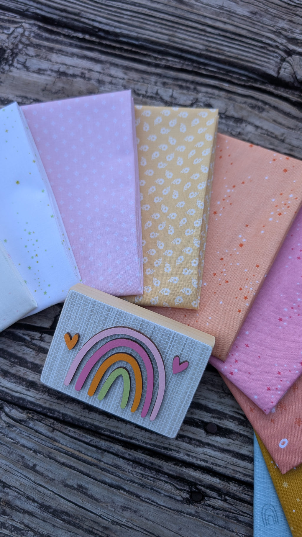 Soft Sunrise Fat Quarter Bundle; 10 Pieces