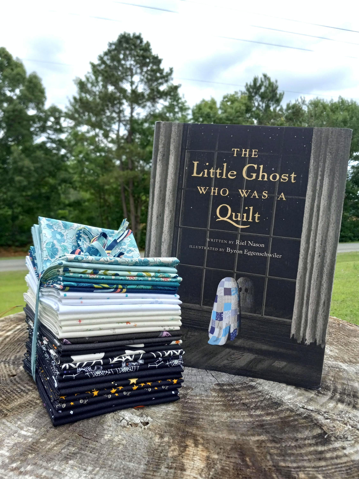 Quilt Kit for Ghost Party Quilt by Woolly Petals - Inspired by "The Little Ghost Who Was A Quilt"; 13 Spooky FQs, 7 LV, 7 Blue FEs, Binding + Paper Pattern